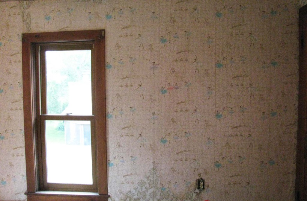 Mom hung this ballerina wallpaper about 1959 when the room was Agnes' bedroom.  